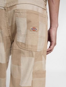 לצפייה במוצר מכנסי Dickies משבצות בצבע חום בז 